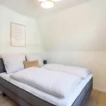 Dornkamp 4 *